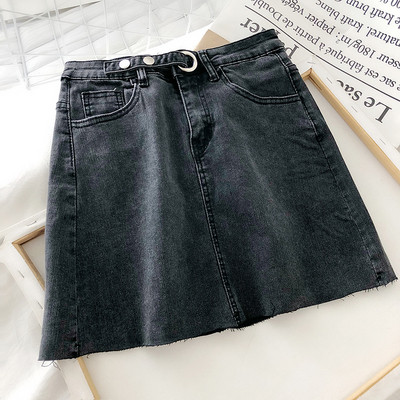 Modern női farmerszoknya magas derékkal és övvel