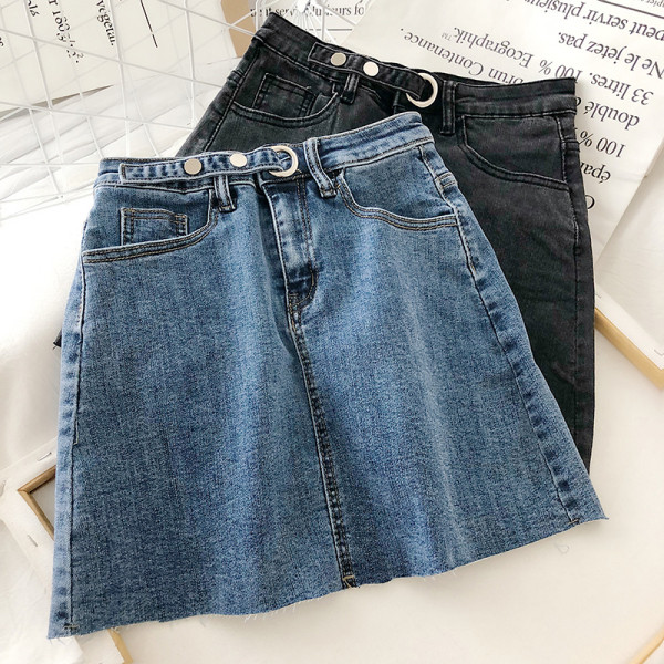 Modern női farmerszoknya magas derékkal és övvel