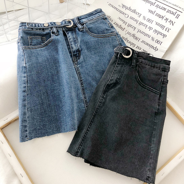 Modern női farmerszoknya magas derékkal és övvel