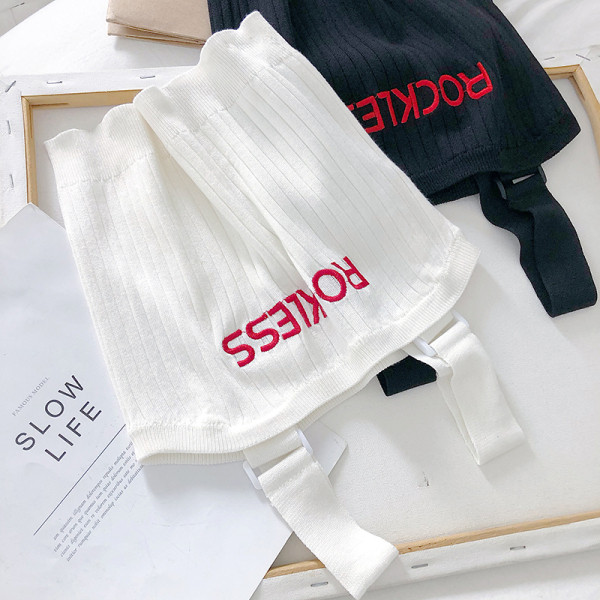 Maieu tricotat pentru femei, cu bretele largi și inscripția „Rockless”