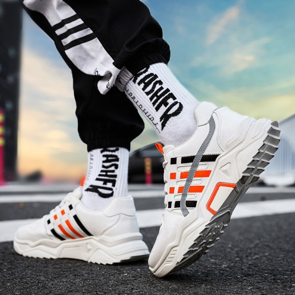 Vīriešu mākslīgās ādas kedas ar krāsainiem elementiem un raupju zoli