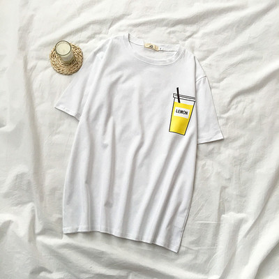 Sieviešu ikdienas t-kreklu plats modelis ar aplikāciju