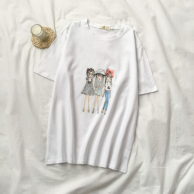 Μοντέρνο γυναικείο T-shirt με ωοειδές ντεκολτέ και κοντό μανίκι