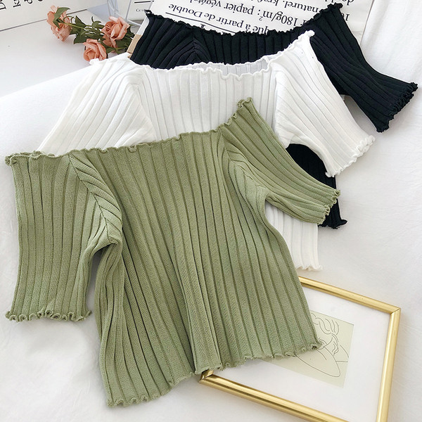 Pieguļoša sieviešu blūze no velveta džersija ar nolaistām īsām piedurknēm