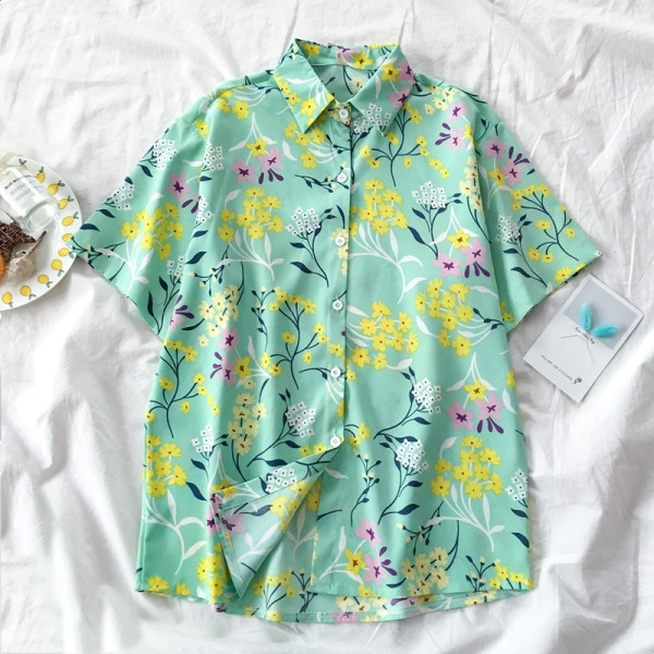 Retro stiliaus moteriški marškiniai su gėlių motyvais ir klasikine apykakle