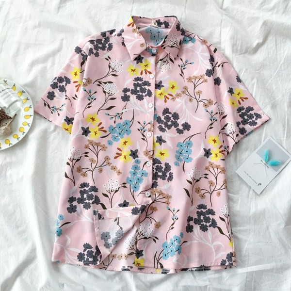 Retro stiliaus moteriški marškiniai su gėlių motyvais ir klasikine apykakle