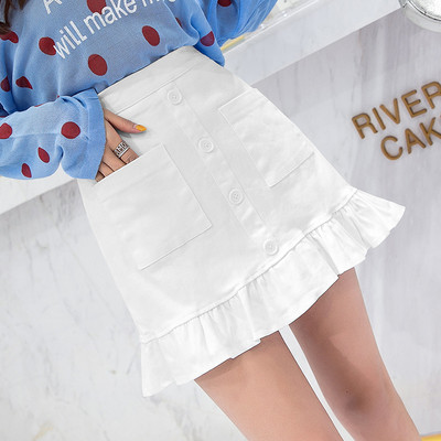 Trumpas moteriškas laisvalaikio sijonas aukštu juosmeniu, sagomis ir kišenėmis