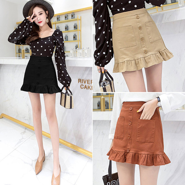 Trumpas moteriškas laisvalaikio sijonas aukštu juosmeniu, sagomis ir kišenėmis