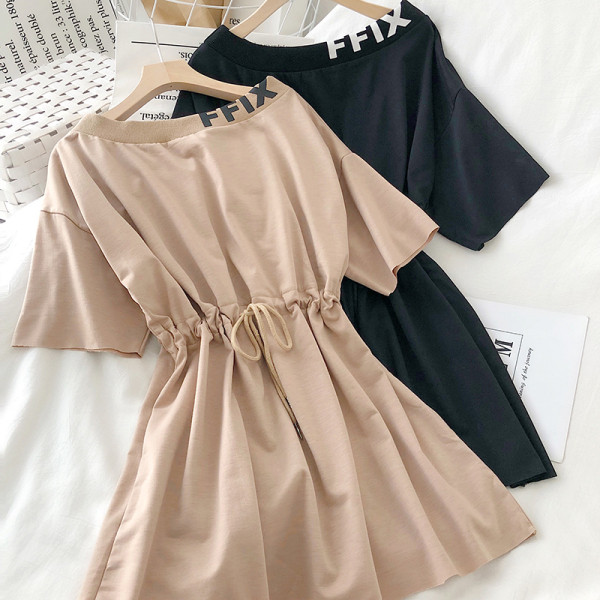 Lühikeste varrukate ja vöökoha lipsudega vabaaja naiste kleit