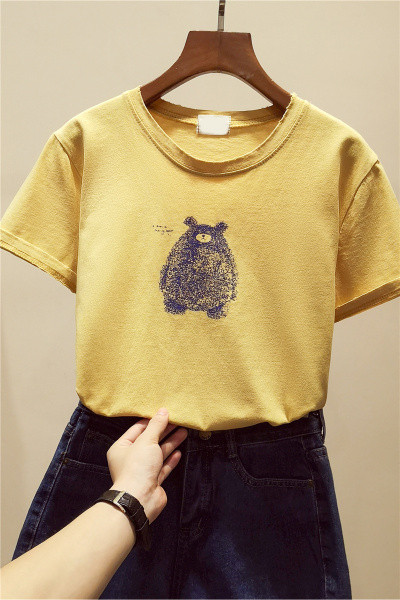 Įprasti moteriški marškinėliai trumpomis rankovėmis ir meškiuko aplikacijomis