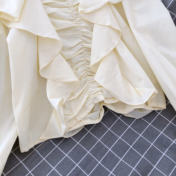 Bluză de damă cu mâneci lungi și bucle