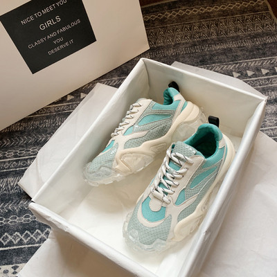 Nyári női tornacipő durva gumitalppal