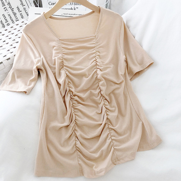 Széles női blúz elöl ráncolt szögletes nyakkivágással