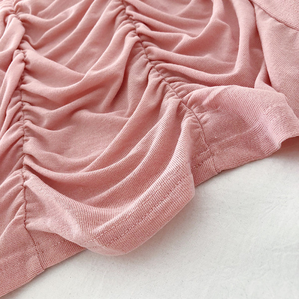 Széles női blúz elöl ráncolt szögletes nyakkivágással