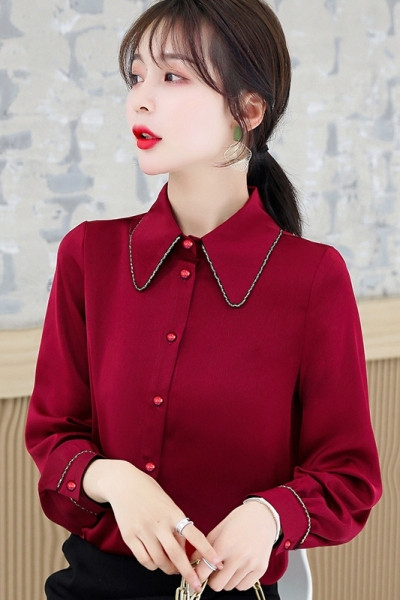 Sieviešu ikdienas krekls ar klasisku apkakli un pogām