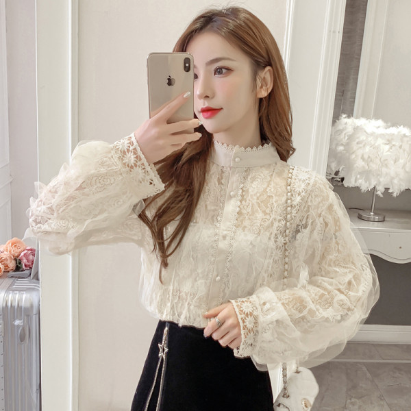 Alkalmi női tavaszi ing csipkével és gombokkal