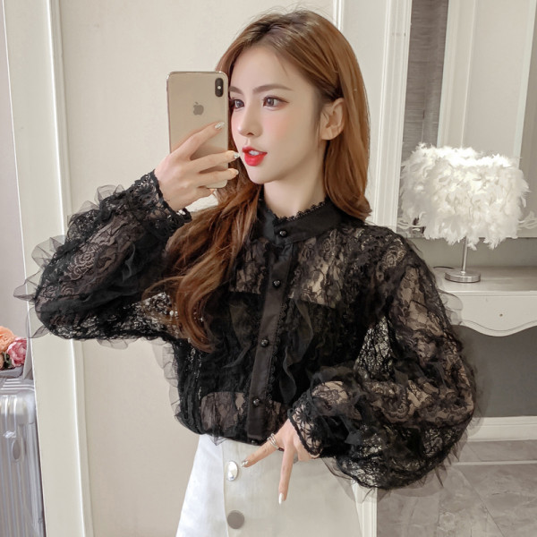 Alkalmi női tavaszi ing csipkével és gombokkal