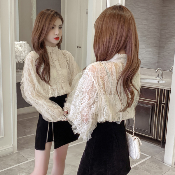 Alkalmi női tavaszi ing csipkével és gombokkal