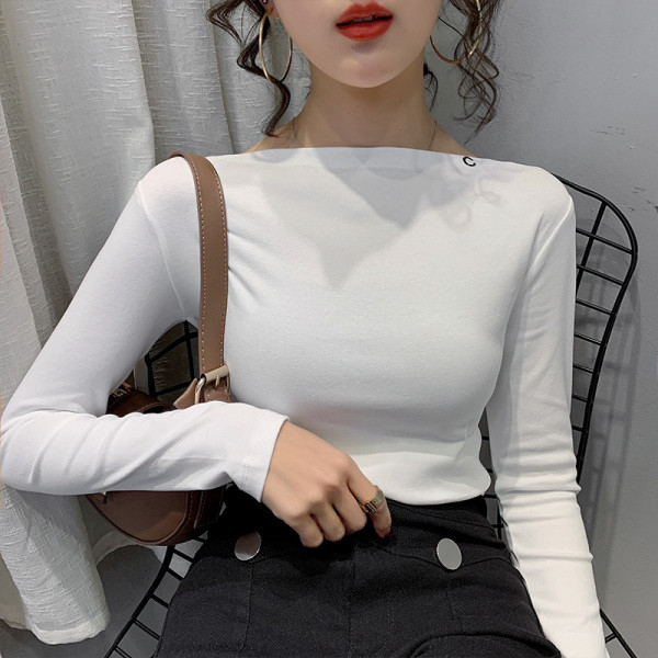 Lihtne valge naiste pluus