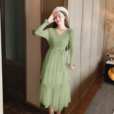 Μοντέρνο γυναικείο φόρεμα με φλοράλ τύπωμα και λαιμόκοψη