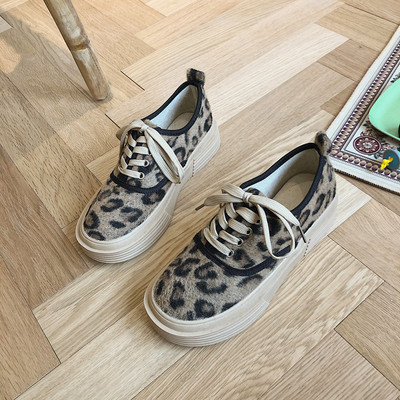 Γυναικεία καλοκαιρινά παπούτσια  με ίσα σόλα