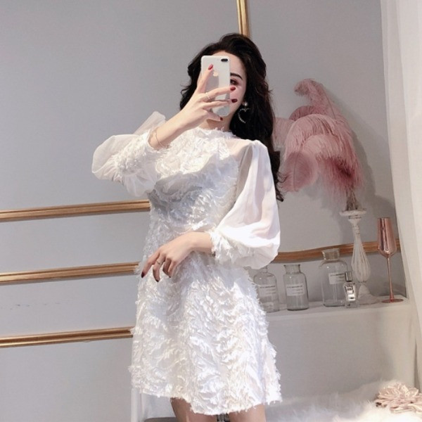 Jauna modeļa sieviešu kleitas piegriezuma modelis ar garām piedurknēm