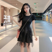 Moderna sieviešu kleita ar īsām piedurknēm un tillu