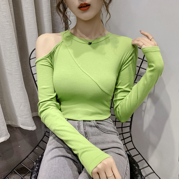 Lezser női blúz csupasz váll és kerek nyakkivágással