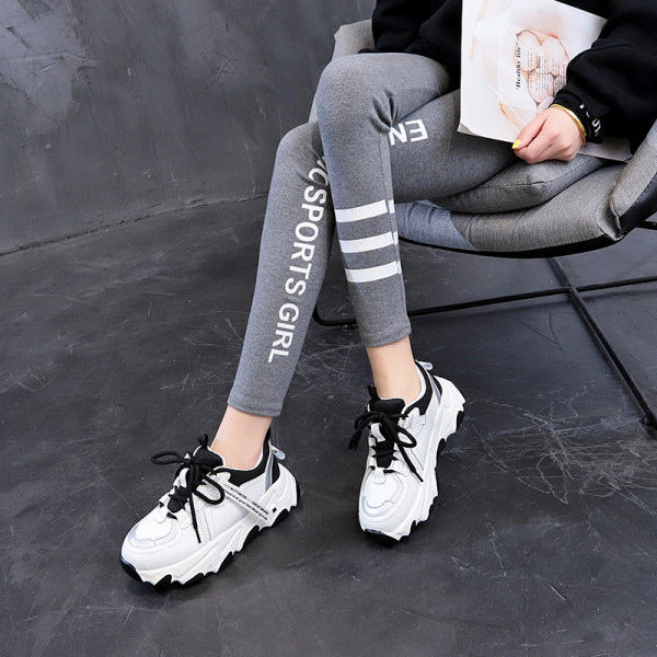 Eko bőrből készült alkalmi női tornacipő durva és magas talppal