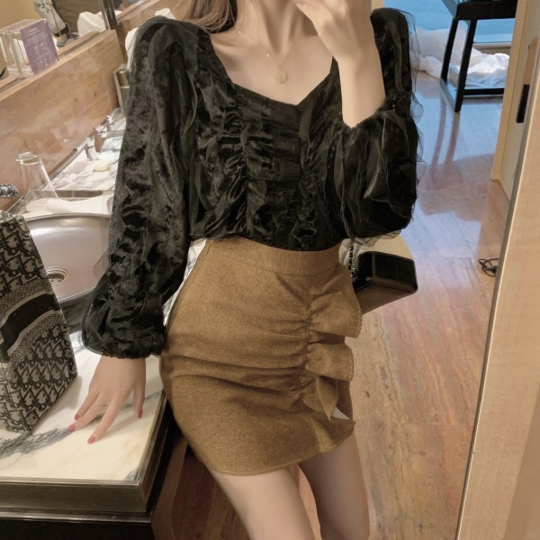 Retro aksominė moteriška palaidinė su tiuliu