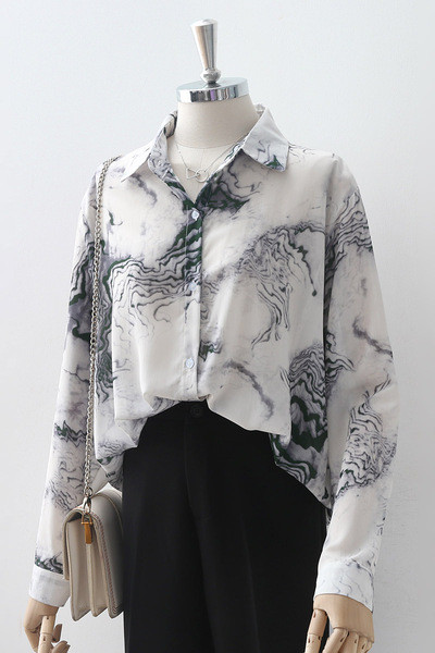 Női ing színes mintával, hosszú ujjal és gombokkal