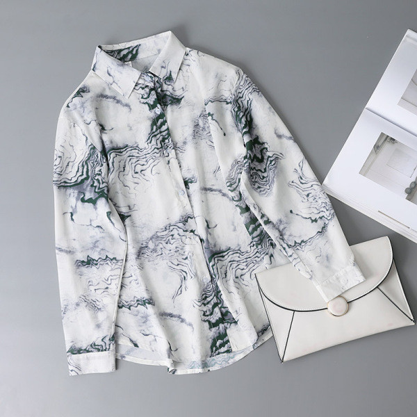 Női ing színes mintával, hosszú ujjal és gombokkal