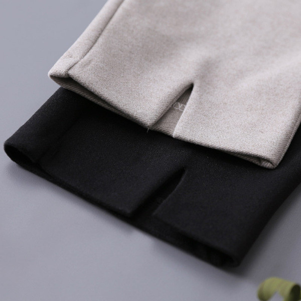 Stílusos női egyenes nadrág magas derékkal és fém csattal