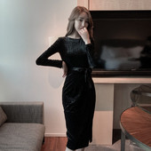 Γυναικείο φόρεμα βελούδινο με μακριά μανίκια και στρογγυλό ντεκολτέ