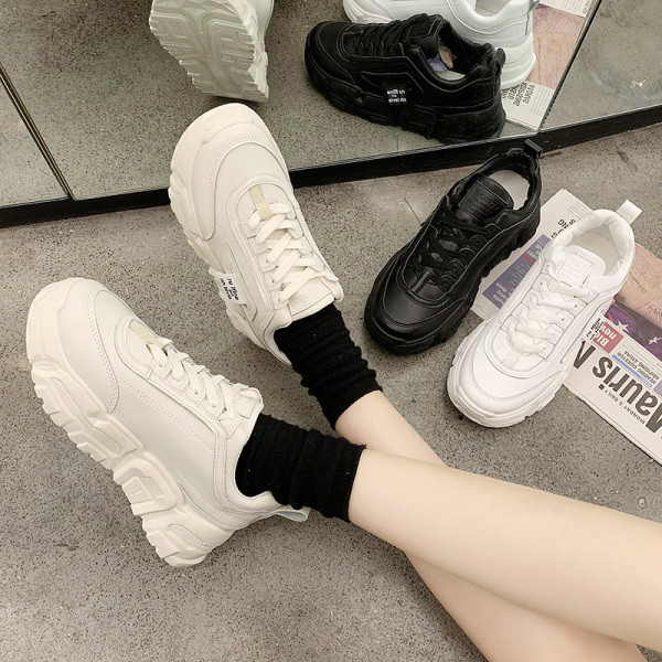 Γυναικεία αθλητικά έκο δερμάτινα παπούτσια  με ψηλή πλατφόρμα