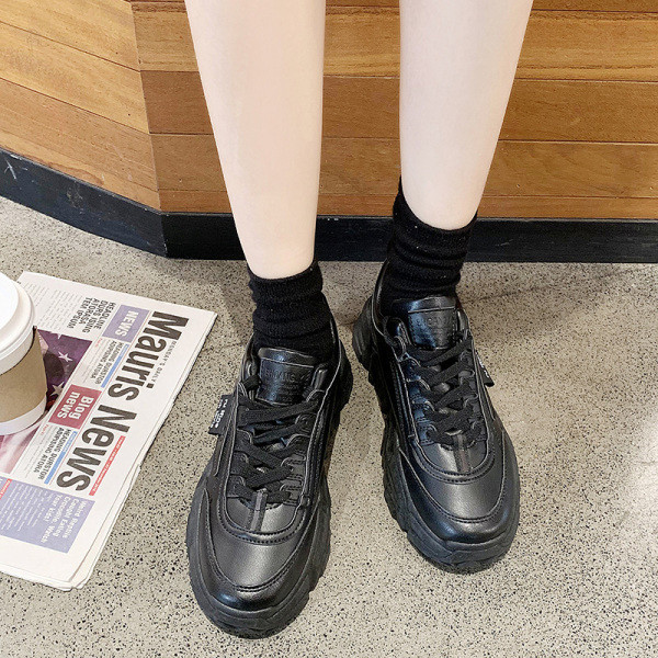 Γυναικεία αθλητικά έκο δερμάτινα παπούτσια  με ψηλή πλατφόρμα