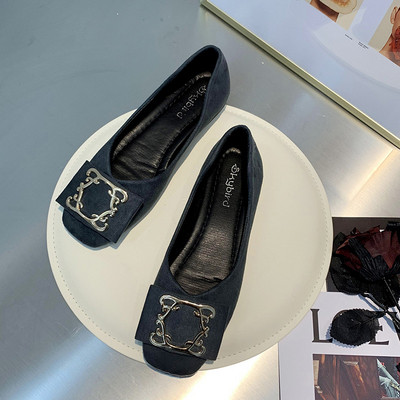 Casual γυναικεία παπούτσια με επίπεδη σόλα και μεταλλική πόρπη