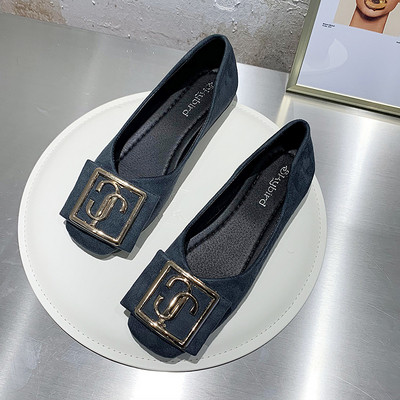 Laisvalaikio moteriški batai lygiais padais ir auksine sagtimi