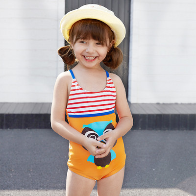 Pilns bērnu peldkostīms meitenēm ar plānām lencītēm un pūces aplikāciju