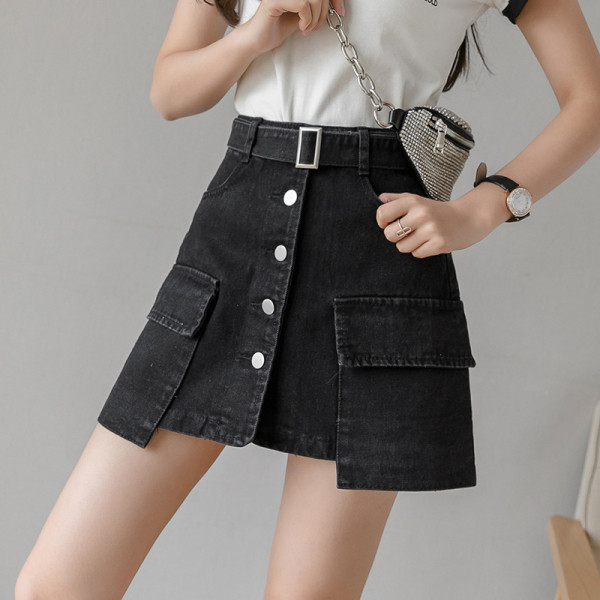 Asimetriski sieviešu svārki ar lielām kabatām un jostiņu ar metāla sprādzi