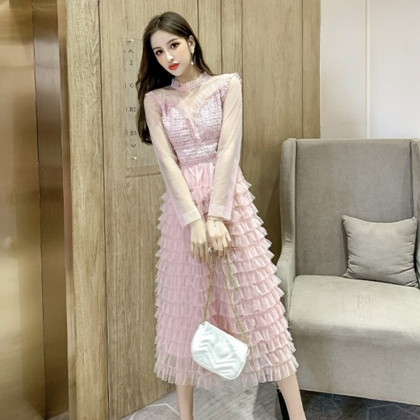 Μοντέρνο μοντέλο γυναικείο φόρεμα  με τούλι