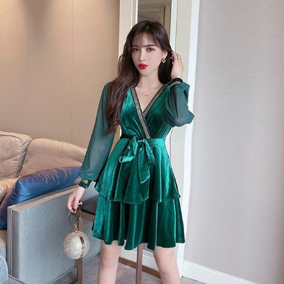 Γυναικείο βελούδινο φόρεμα με μακριά μανίκια και λαιμόκοψη