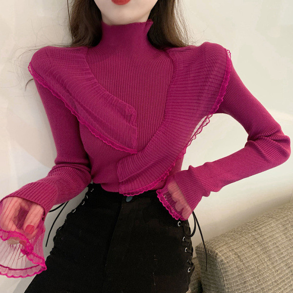 Pieguloša sieviešu blūze ar augstu apkakli un mežģīņu elementiem