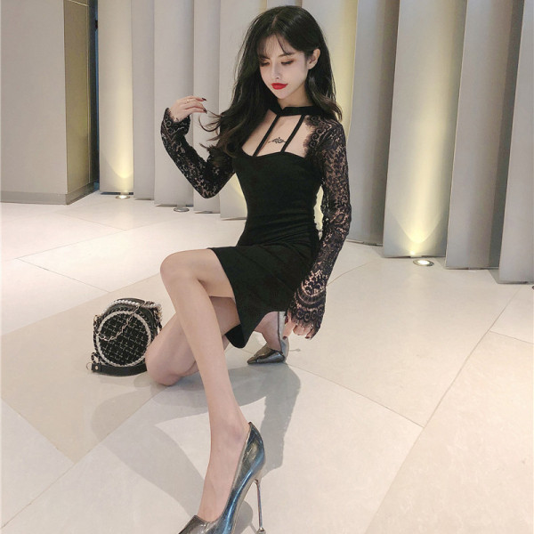 Rochie elegantă de damă, neagră, cu mâneci lungi și dantelă