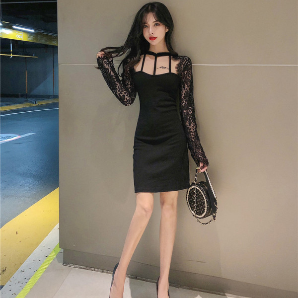 Rochie elegantă de damă, neagră, cu mâneci lungi și dantelă