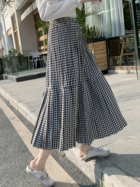 Laisvalaikio moteriško ilgo sijono kirpimo modelis