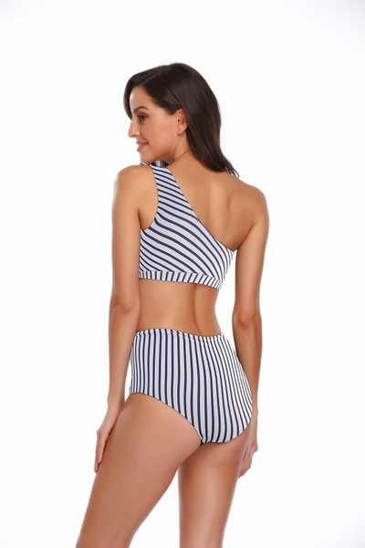 Divdaļīgs peldkostīms ar vienu lencīti - vienkrāsains modelis vai svītrains