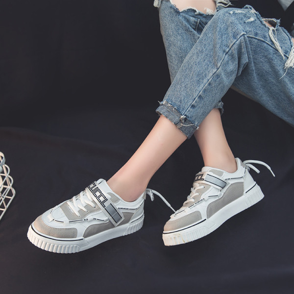 Γυναικεία casual αθλητικά παπούτσια με ίσια πέλματα και λουράκια Velcro