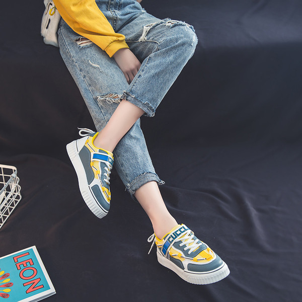 Γυναικεία casual αθλητικά παπούτσια με ίσια πέλματα και λουράκια Velcro