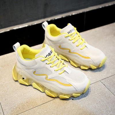 Sportiskas ikdienas sieviešu pavasara kedas ar raupju zoli